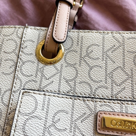 Calvin Klein Logo Monogram Crossbody Bag - Picture 4 of 6